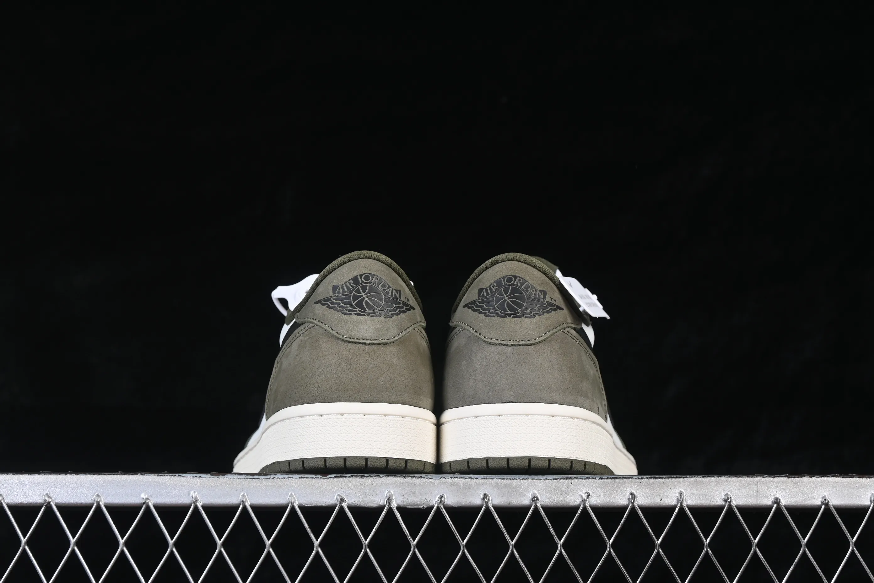 All categories Air Jordan Jordan series basketball shoes Air Jordan 1 Low Travis Scott x Air Jordan 1 Low OG AJ1 Joe 1 undercut low top HQ6998-200